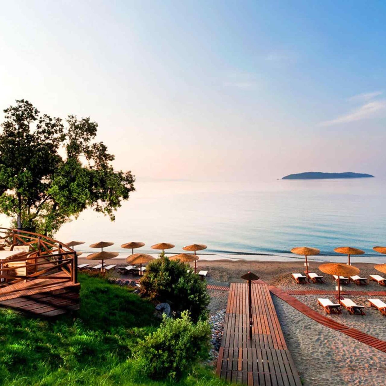 https://afterfive360.com/wp-content/uploads/2017/08/resort-6-1280x1280.jpg