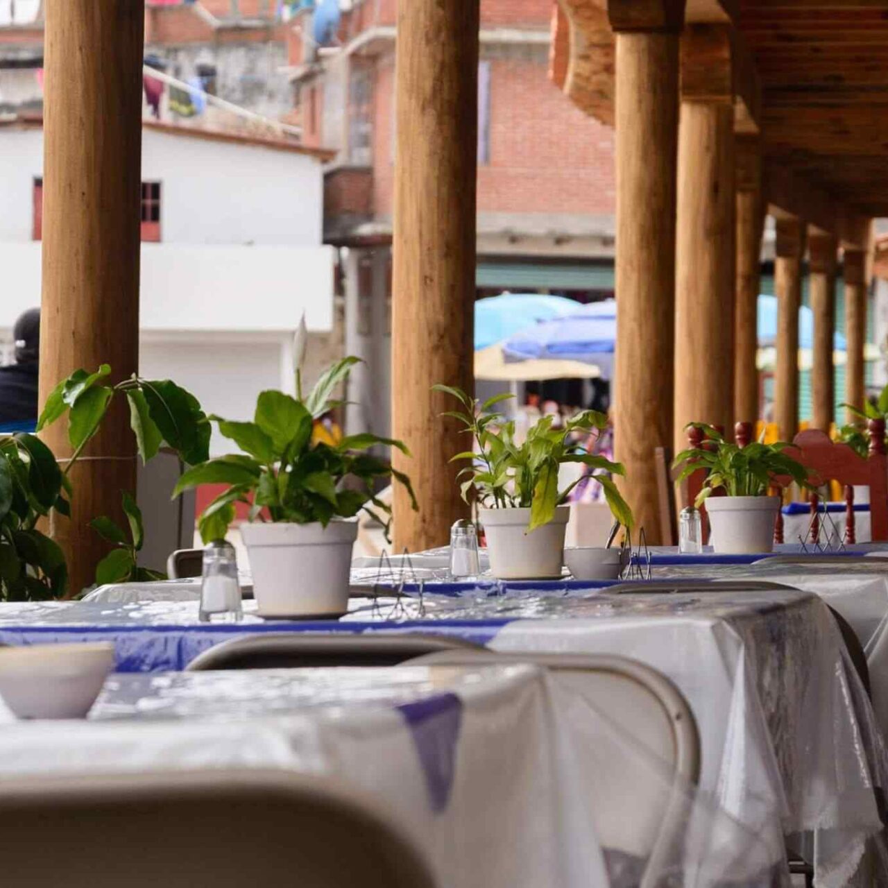 https://afterfive360.com/wp-content/uploads/2017/10/restaurant-mexican-17-1280x1280.jpg